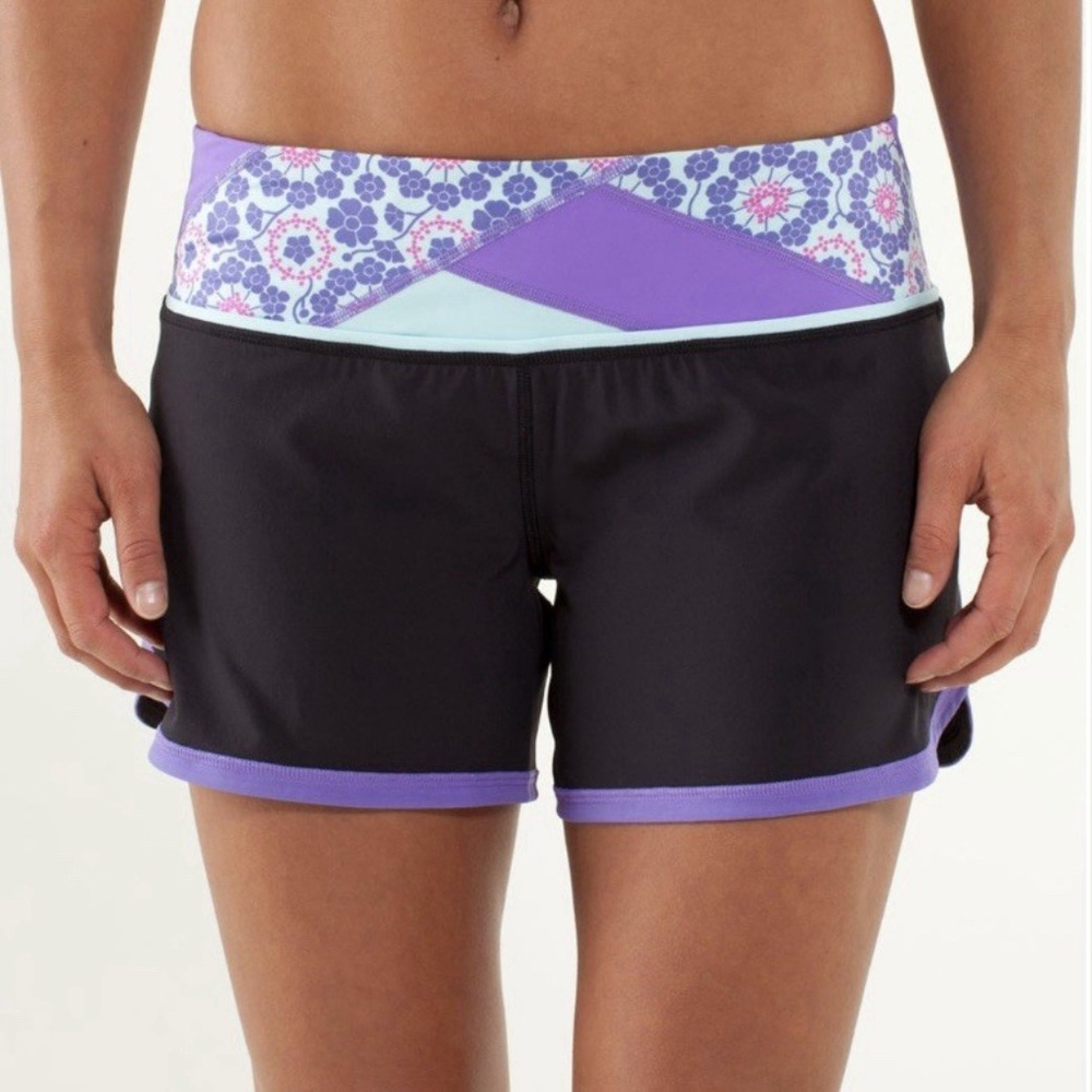 Lululemon Women Size 8 Groovy Run Shorts Black Quilt Summer13 5 Power Purple